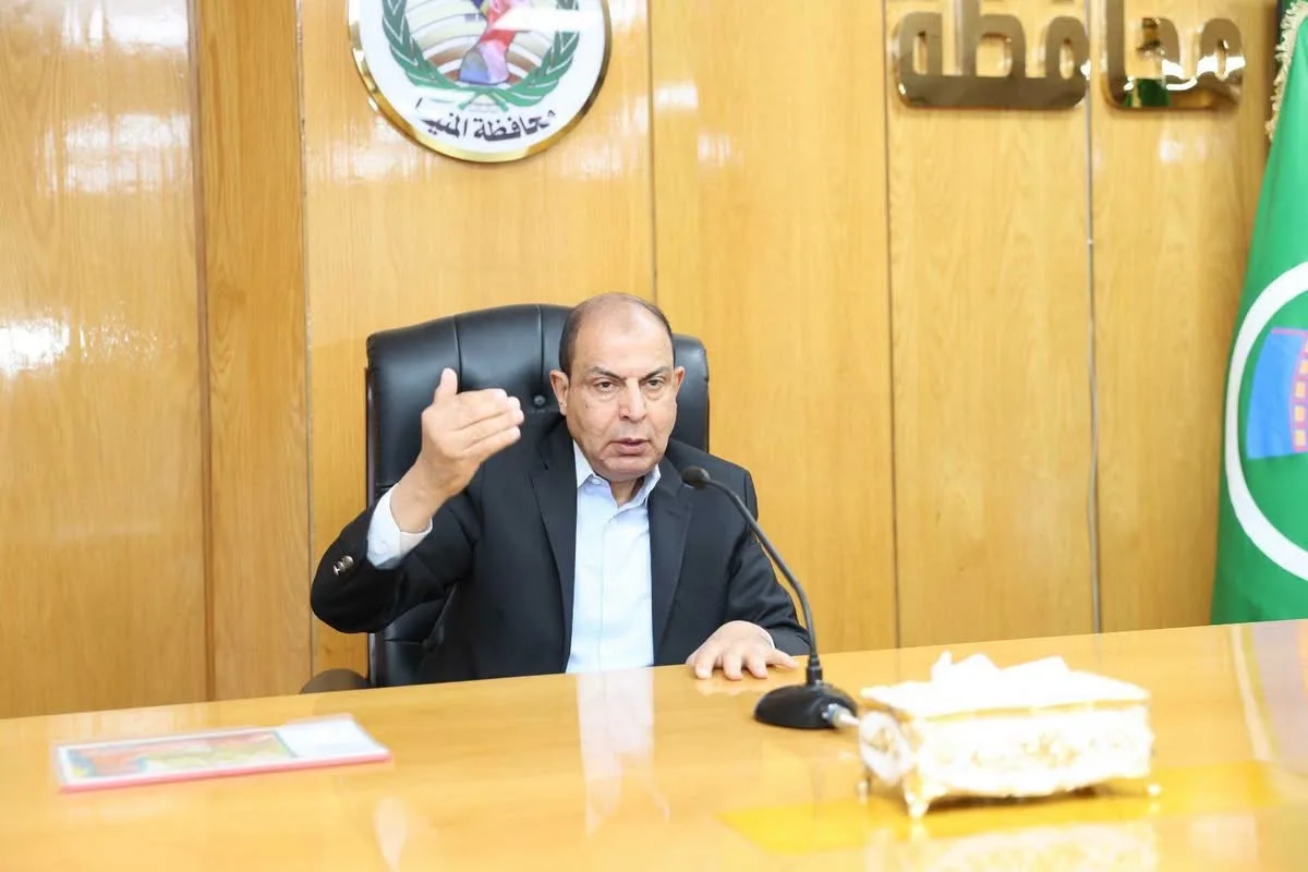 محافظ المنيا يتابع معدلات تنفيذ مشروعات “حياة كريمة”