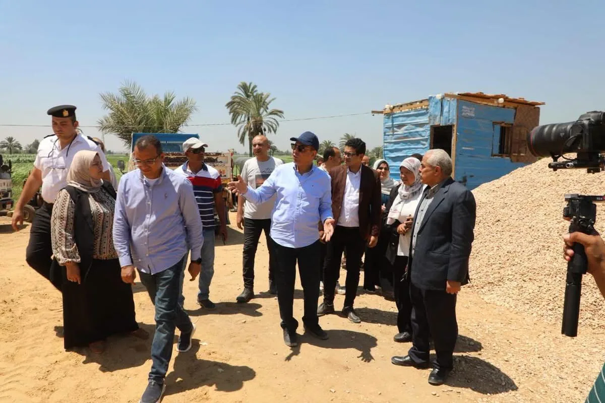 ضبط تعديات على أراضٍ زراعية بمغاغة وبني مزار وحظر التشوينات