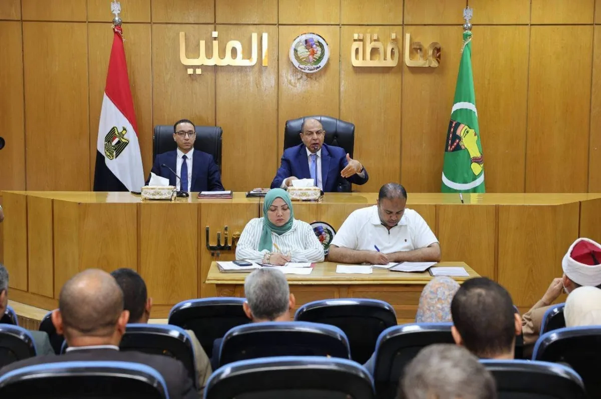 الأول في التقنين.. محافظ المنيا يوجه بتسريع التصالح