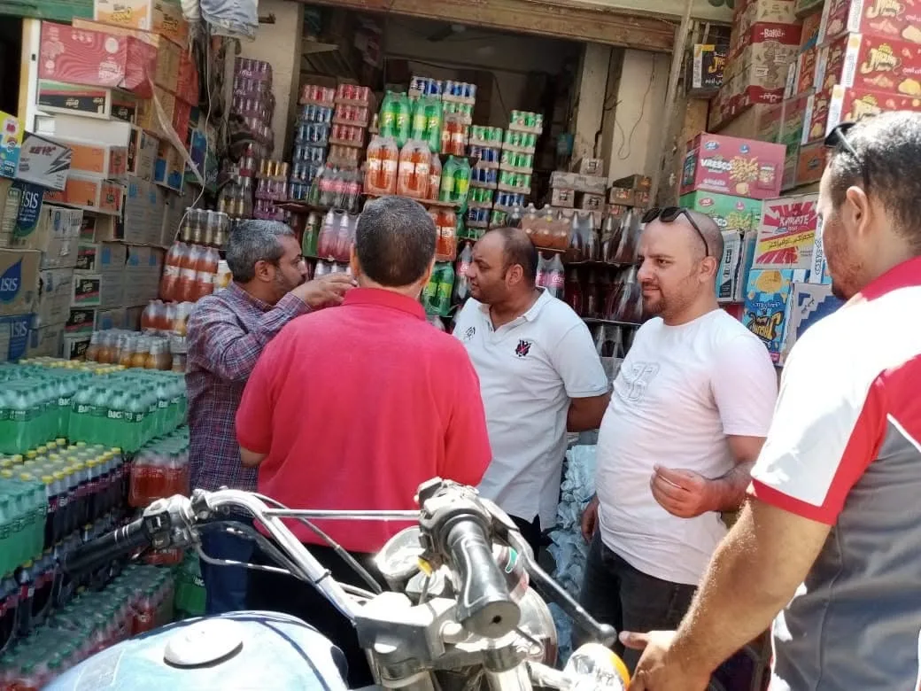 ضبط 2100 لتر ألبان فاسدة ومصادرة مياه وخل غير مطابق للمواصفات بمركز مطاي